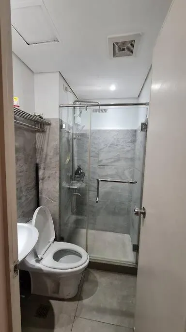 Affordable Condo In Makati W/ Wi-Fi, Netflix, Pool Manila 0*,