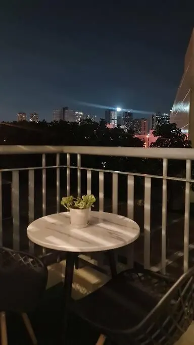 Apartment Affordable Condo In Makati W/ Wi-Fi, Netflix, Pool Manila Philippines