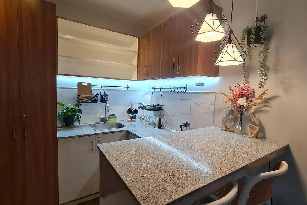 Apartment Affordable Condo In Makati W/ Wi-Fi, Netflix, Pool Manila
