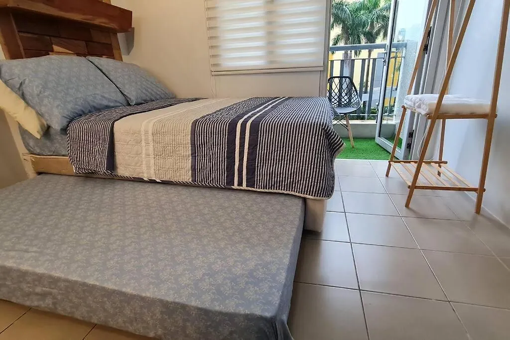 Affordable Condo In Makati W/ Wi-Fi, Netflix, Pool Manila